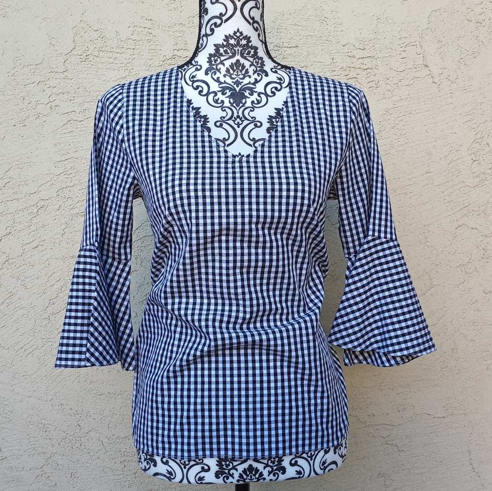 💜3/$13 Jane and Delancey Plaid top size XS